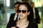 평범한 의상은 거부하는 정려원!