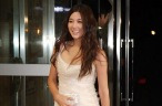 허리에 칼 찬 이지아 패션, 섬뜩해~